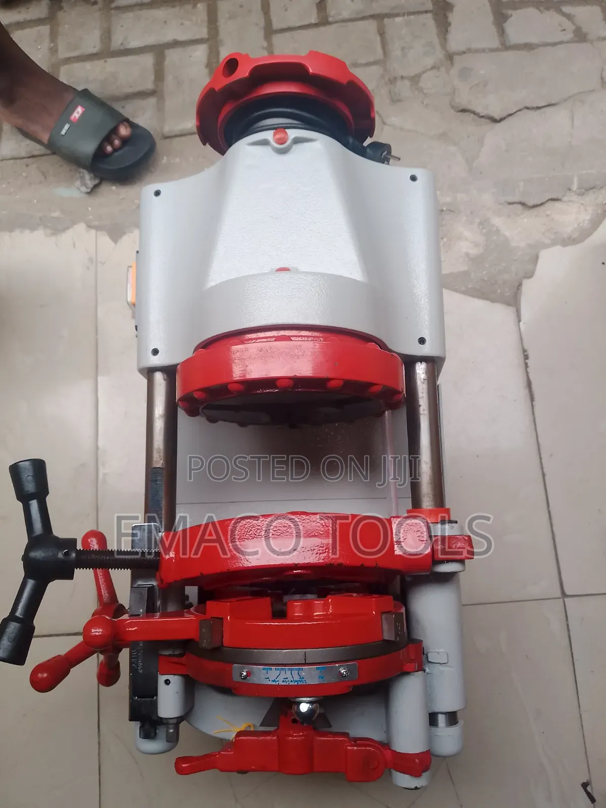 Electric Pipe Threading Machine