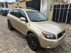 Toyota RAV4 2008 Gold