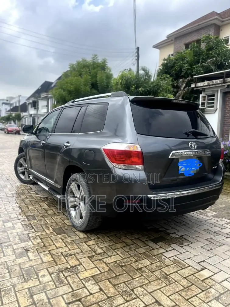 Toyota Highlander Limited 2012 Black