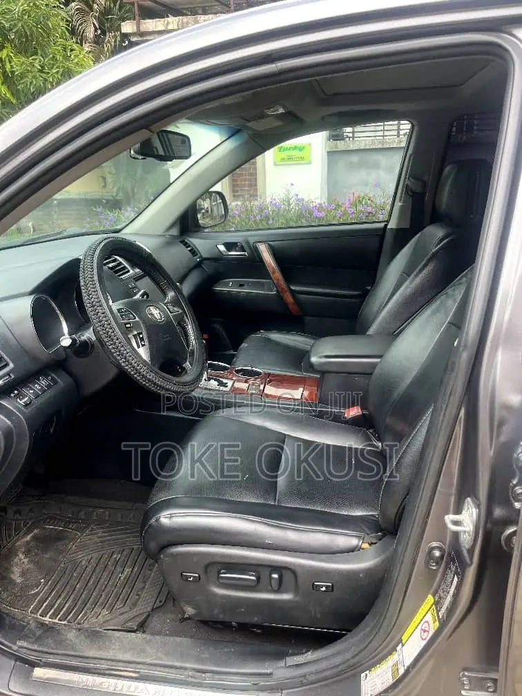 Toyota Highlander Limited 2012 Black