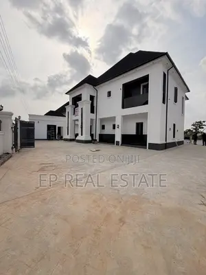 5bdrm Duplex in Dakwo District for sale