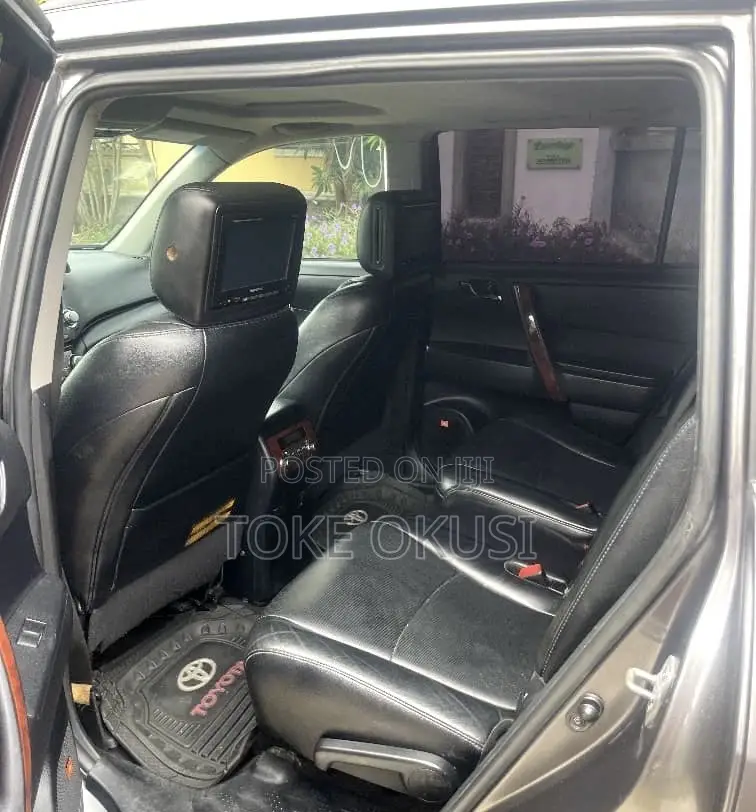 Toyota Highlander Limited 2012 Black