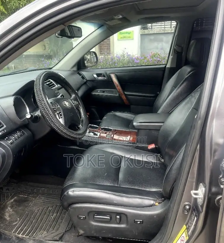 Toyota Highlander Limited 2012 Black