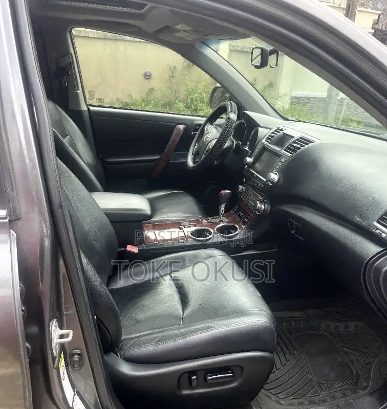Toyota Highlander Limited 2012 Black