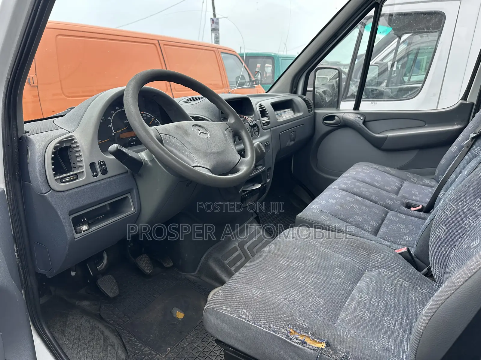 Mercedes-Benz Sprinter 2005 White