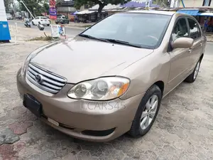 Toyota Corolla 2004 Gold