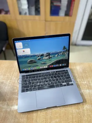 Laptop Apple MacBook Pro 2020 16GB Intel Core i5 SSD 512GB