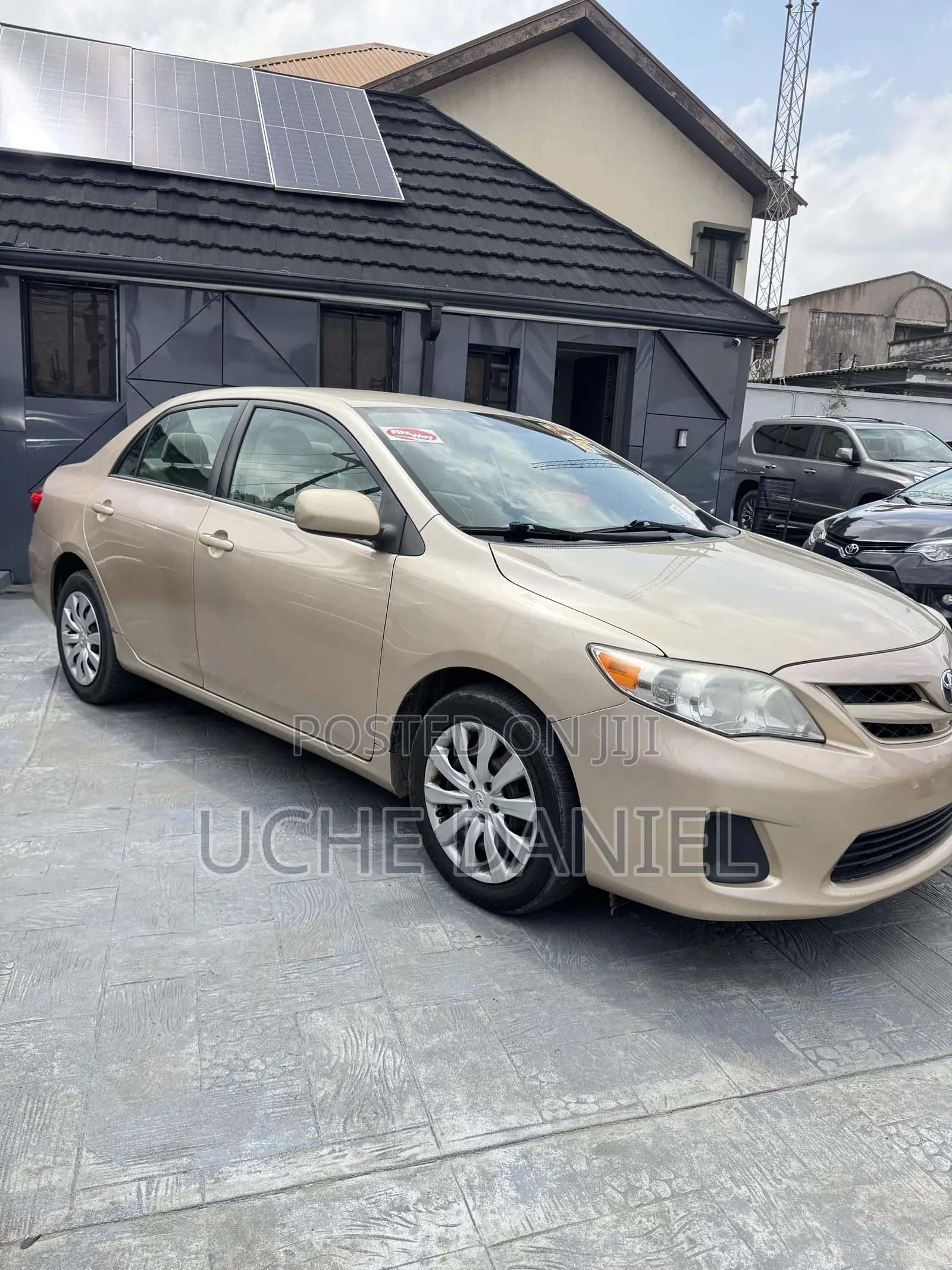Toyota Corolla 2012 Gold