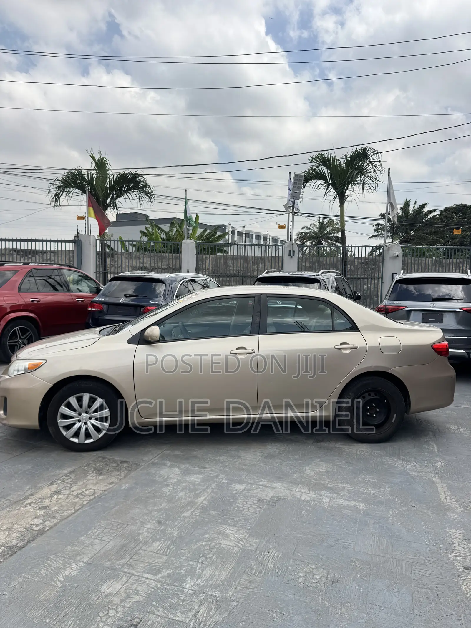 Toyota Corolla 2012 Gold