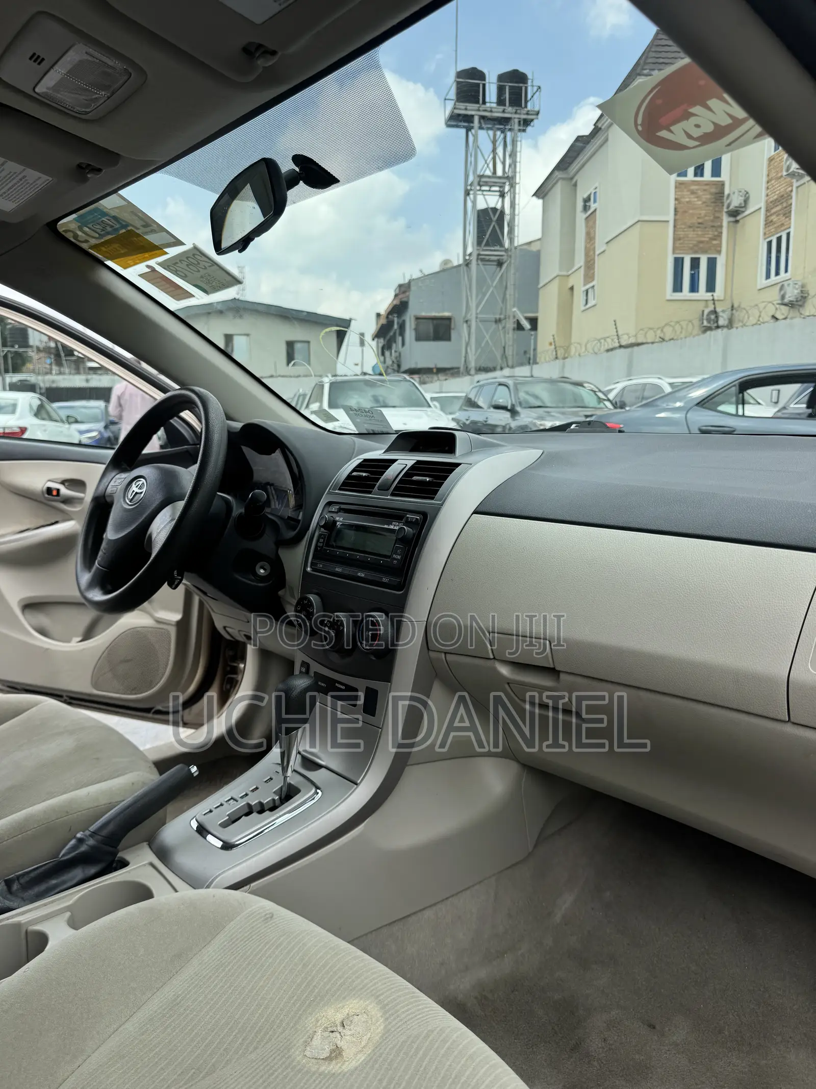 Toyota Corolla 2012 Gold