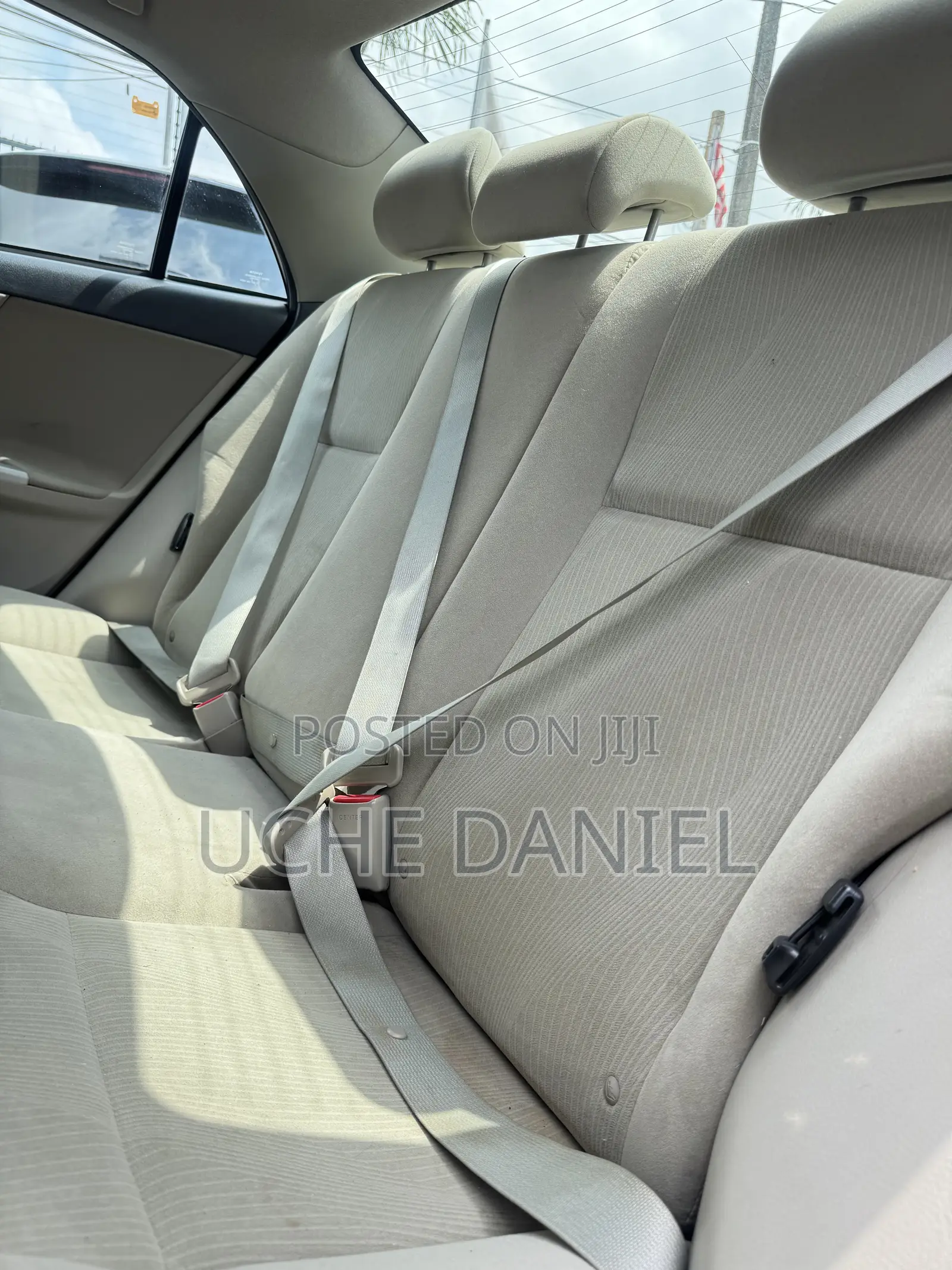 Toyota Corolla 2012 Gold