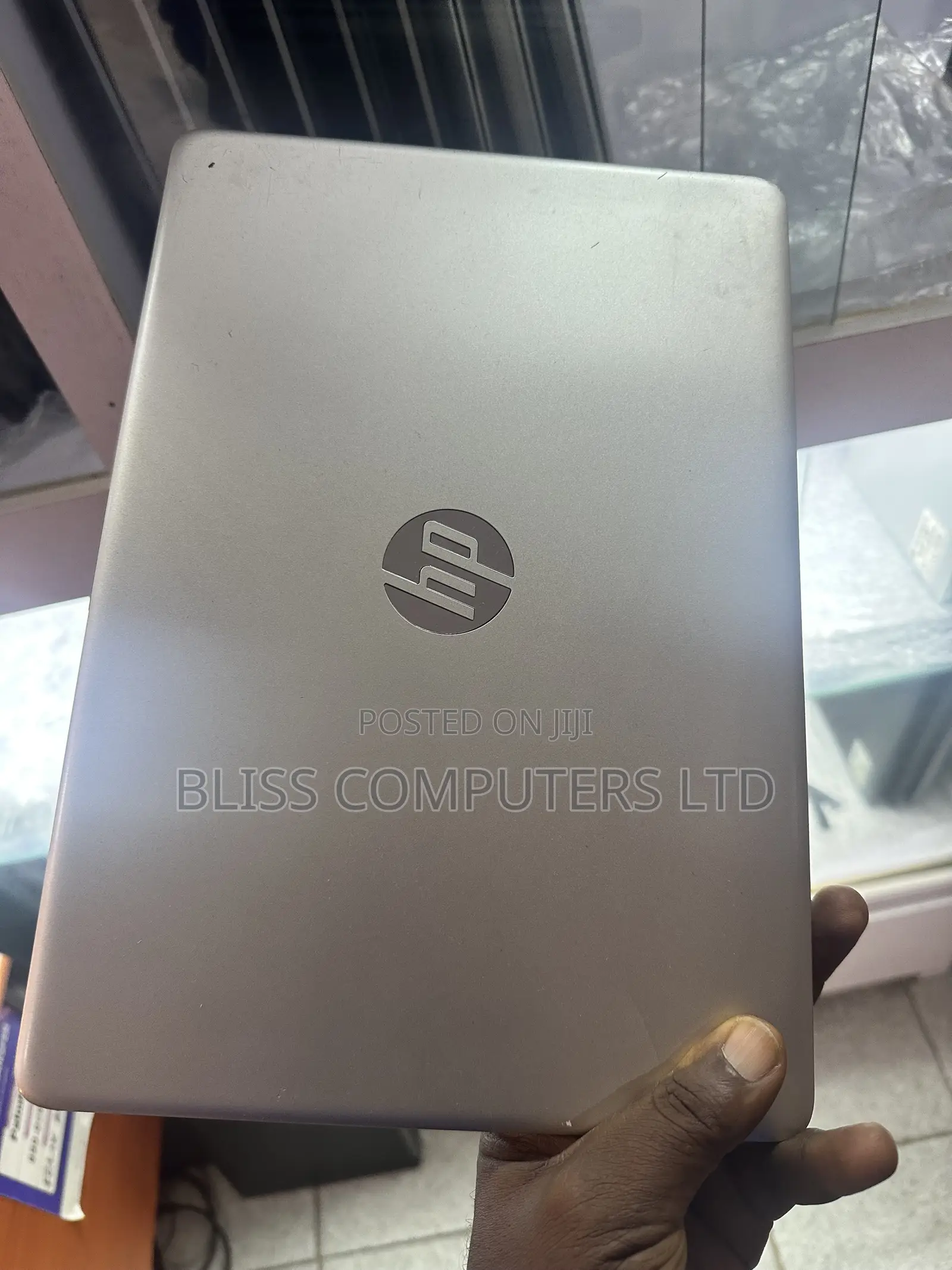 Laptop HP 14-ep0063 8GB AMD SSD 128GB