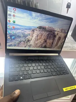Laptop HP 14-ep0063 8GB AMD SSD 128GB