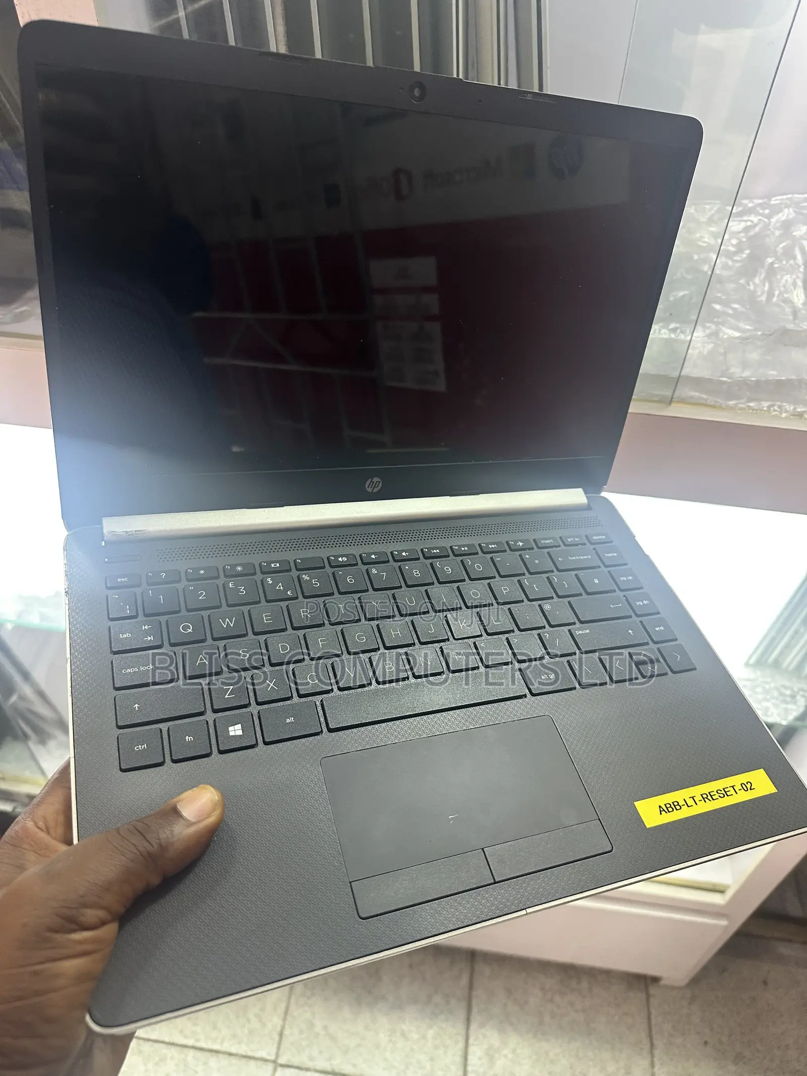 Laptop HP 14-ep0063 8GB AMD SSD 128GB
