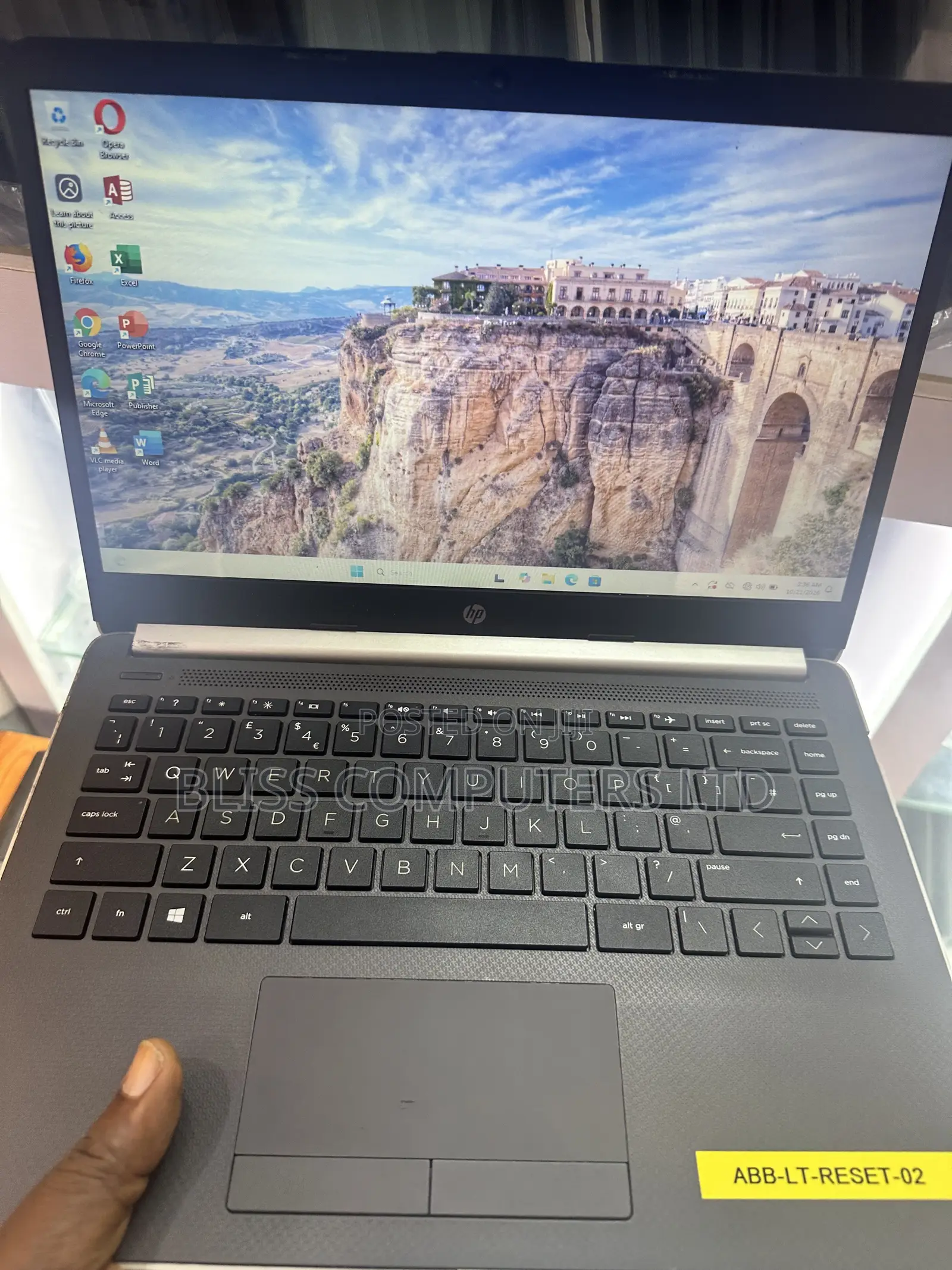 Laptop HP 14-ep0063 8GB AMD SSD 128GB