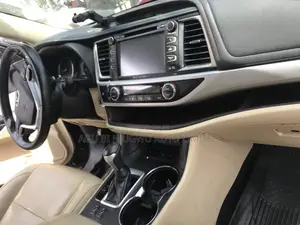 Toyota Highlander XLE 2019 Black