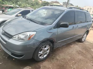 Toyota Sienna LE AWD 2005 Blue