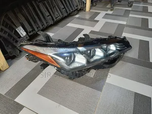 Headlight Toyota Avalon 2020
