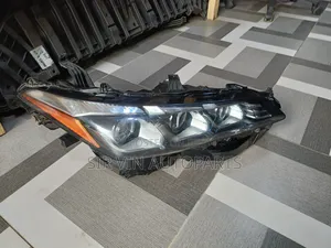 Headlight Toyota Avalon 2020