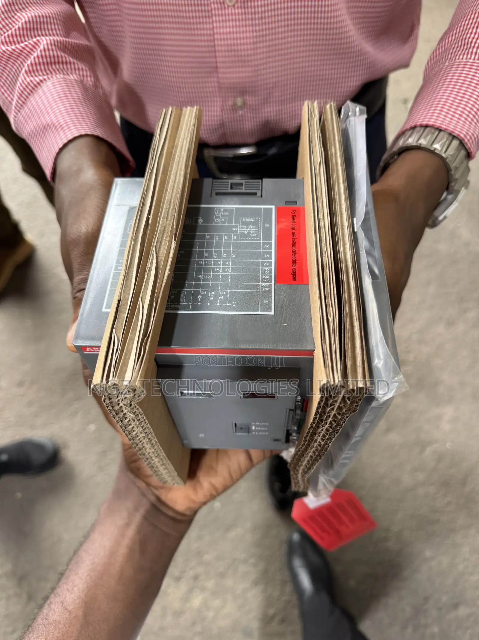 ABB Motorizing Moe Xt5 220 250v AC/Dc