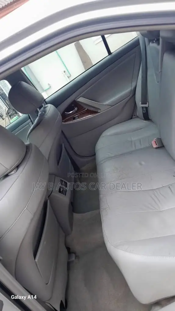Toyota Camry 2010 Silver