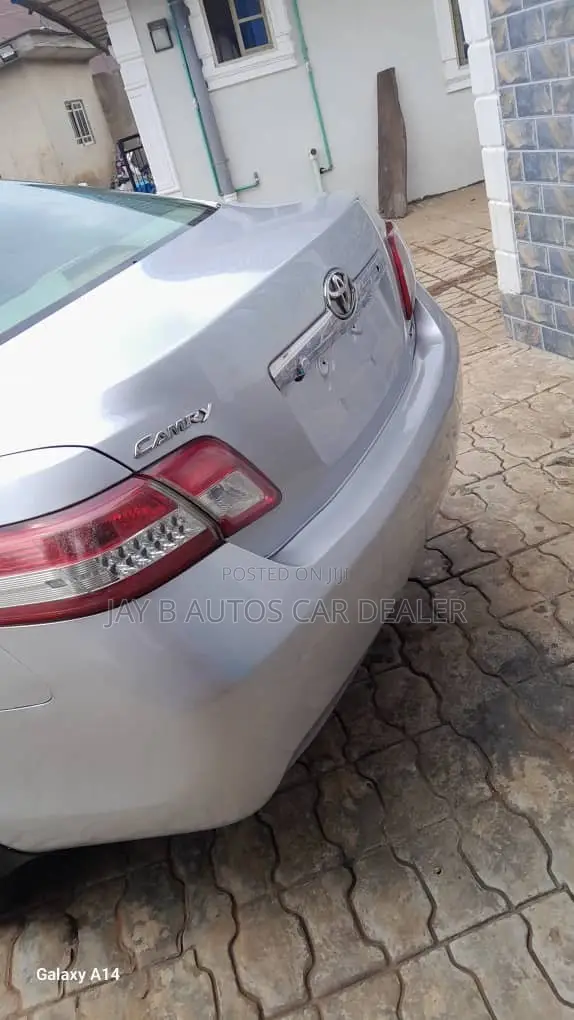 Toyota Camry 2010 Silver