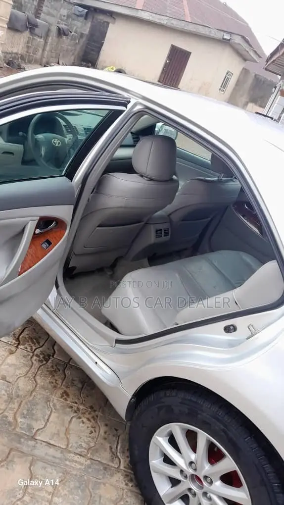 Toyota Camry 2010 Silver