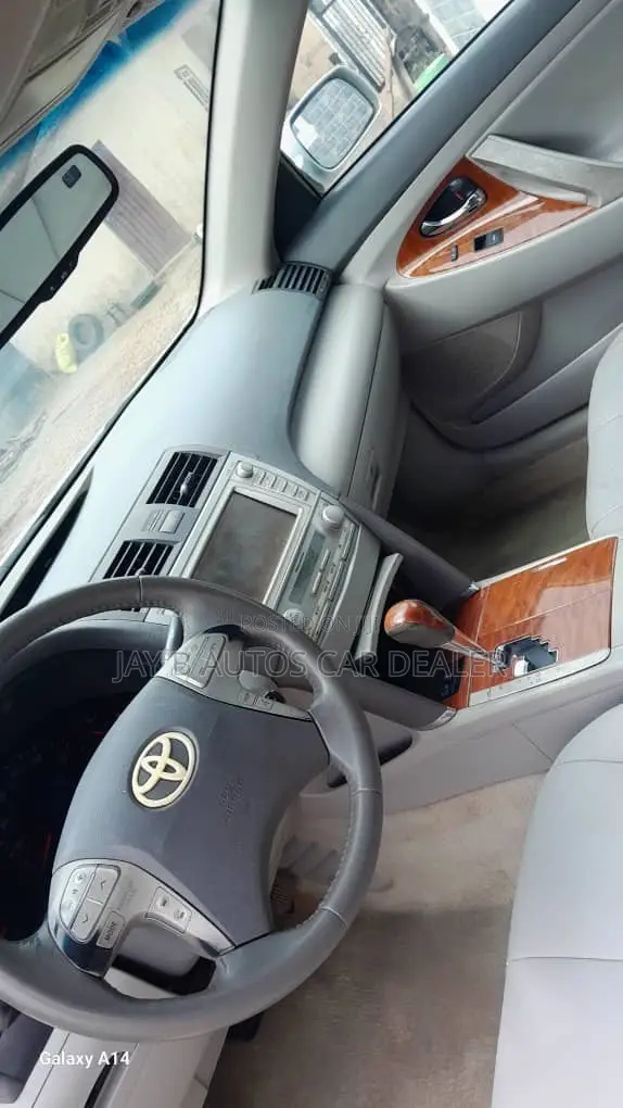 Toyota Camry 2010 Silver