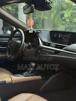 Lexus ES 2019 White
