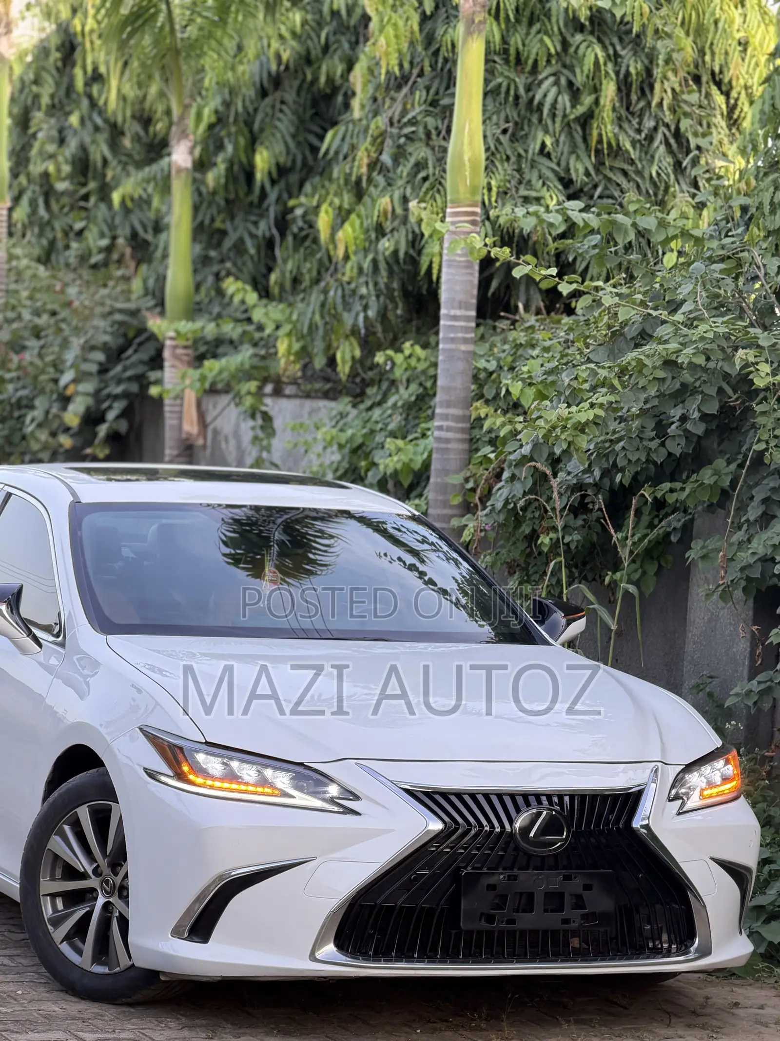 Lexus ES 2019 White