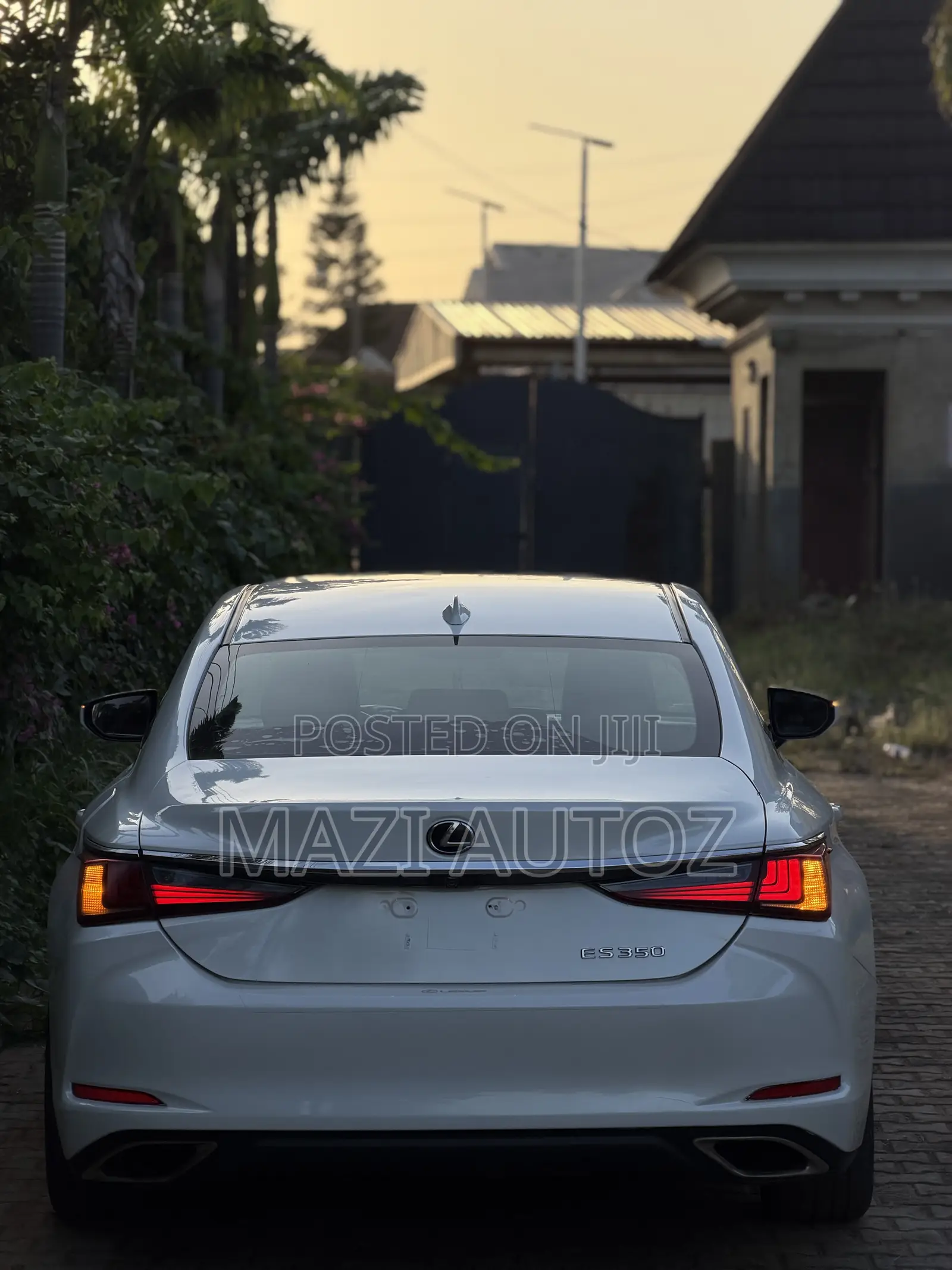Lexus ES 2019 White