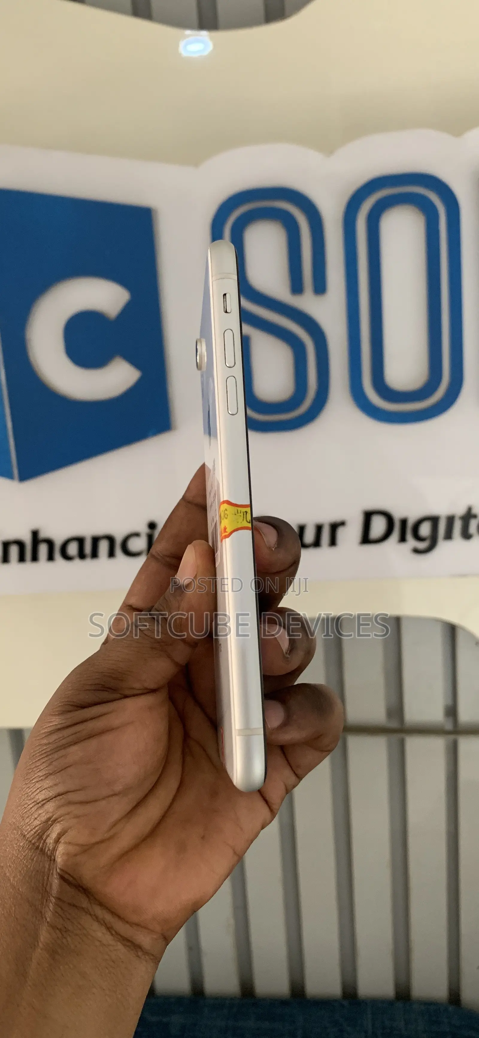 Apple iPhone XR 128 GB White