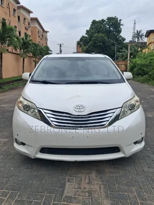 Toyota Sienna Limited 7 Passenger 2010 White