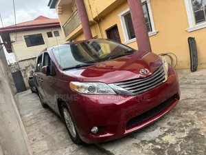 Toyota Sienna XLE 7-Passenger 4dr Minivan AWD (3.5L 6cyl 6A) 2015 Red
