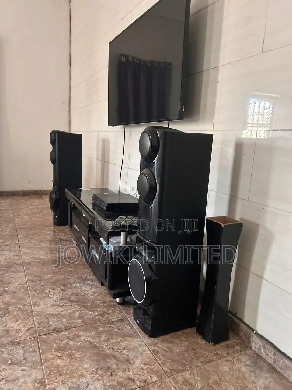 LG DVD Home Theater System & Console Set