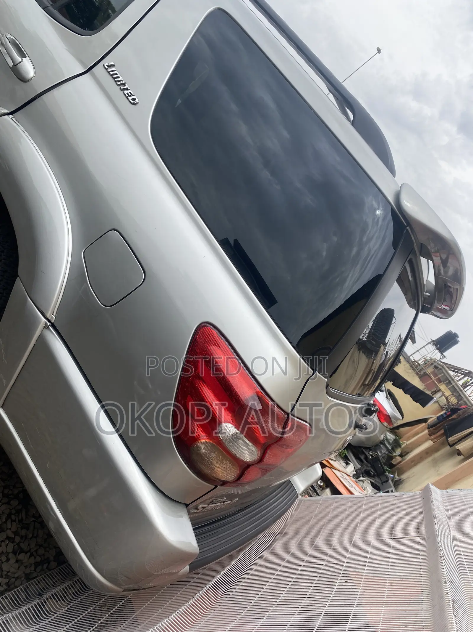 Toyota Sequoia 2001 Silver