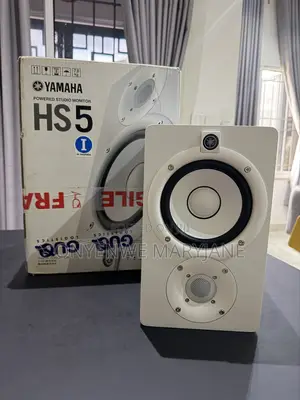 Yamaha Powered Studio Monitor Hs5 Speaker