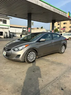 Hyundai Elantra Limited Sedan FWD (1.8L 4cyl 6A) 2013 Green