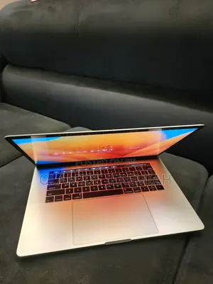 Laptop Apple MacBook Pro 2017 16GB Intel Core i7 SSD 1T