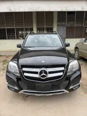 Mercedes-Benz GLK-Class Base GLK 350 4dr AWD 4MATIC (3.5L 6cyl 7A) 2015