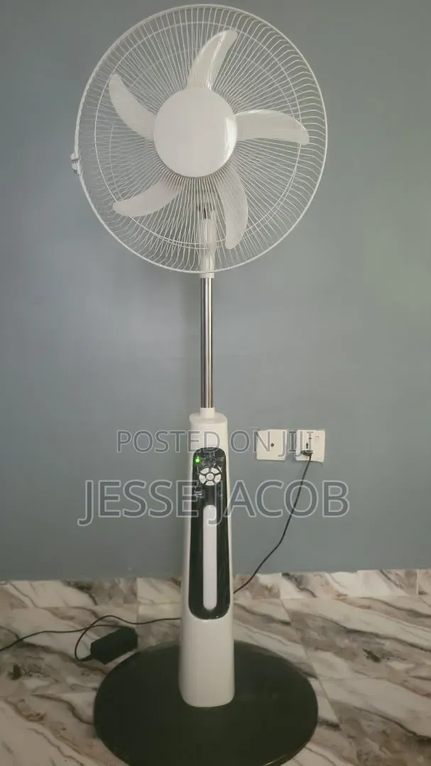16" Reachable Fan With Solar Panel