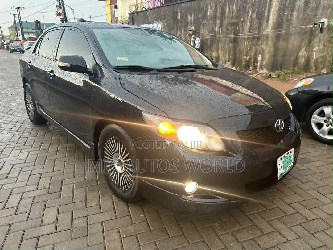 Toyota Corolla 2010 Black