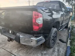 Toyota Tundra 2014 Black