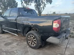 Toyota Tundra 2014 Black