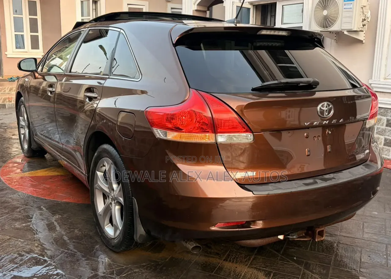 Toyota Venza 2010 Brown