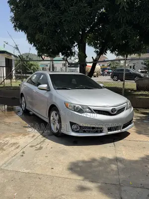 Toyota Camry SE 4dr Sedan (2.5L 4cyl 6A) 2013 Silver