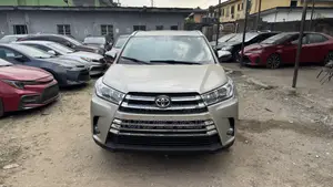 Toyota Highlander 2015 Gold