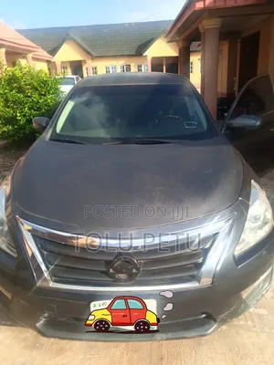 Nissan Altima Sedan 2.5 2013 Gray