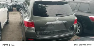 Toyota Highlander 3.5L 4WD 2013 Green