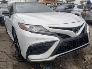 Toyota Camry XSE V6 (3.5L V6 8A) 2019 White